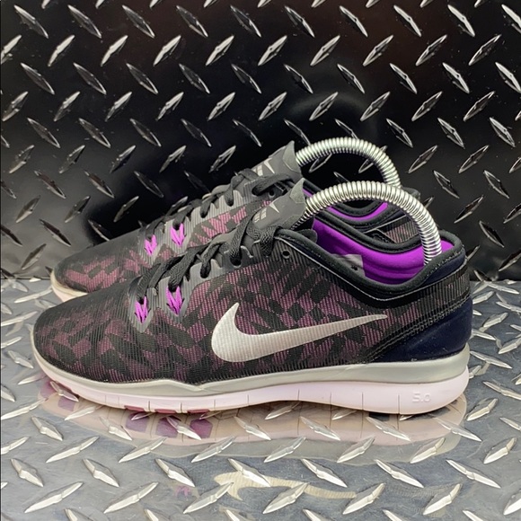 Nike Shoes - NIKE FREE TR FIT